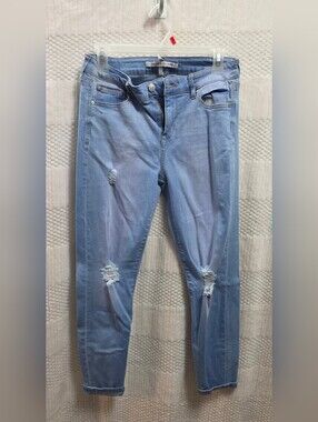 Celebrity Pink distressed skinny jeans